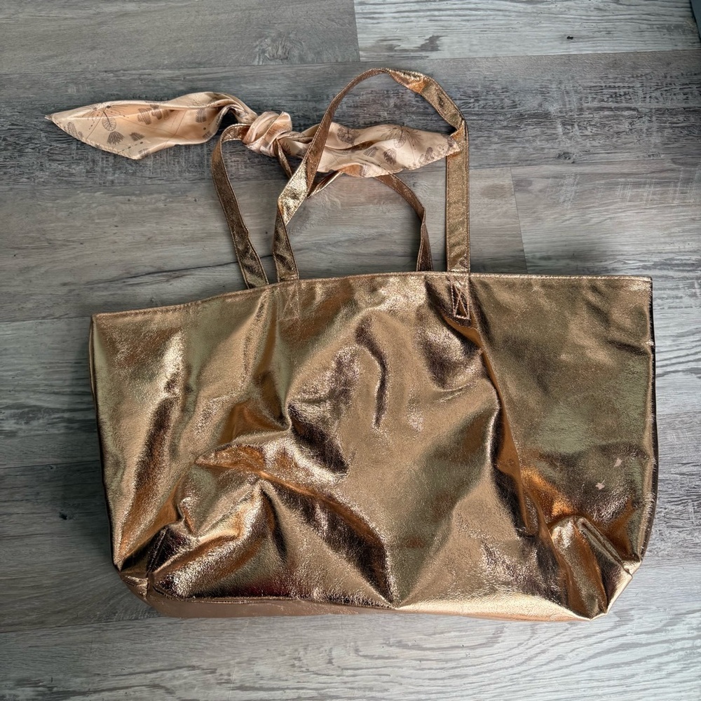Paul Mictchell Gold Tote Bag with Scarf Accent - Picture 5 of 7